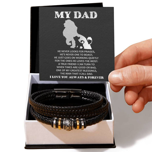 To my Dad- I love you now and forever. Message card with bracelet gift for father´s day.