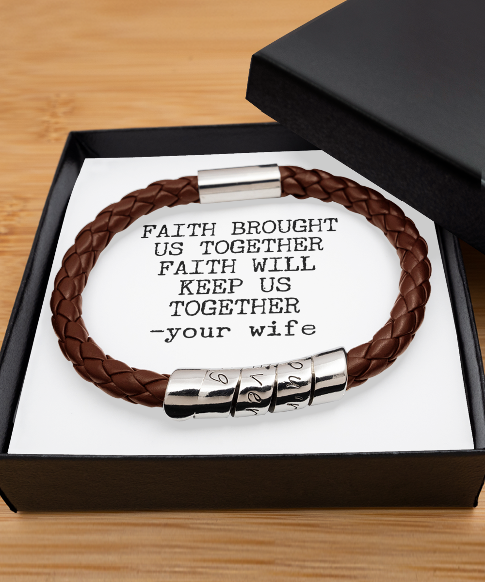 Vegan leather men´s bracelet gift from wife to husband celebrating birthday, father´s day.