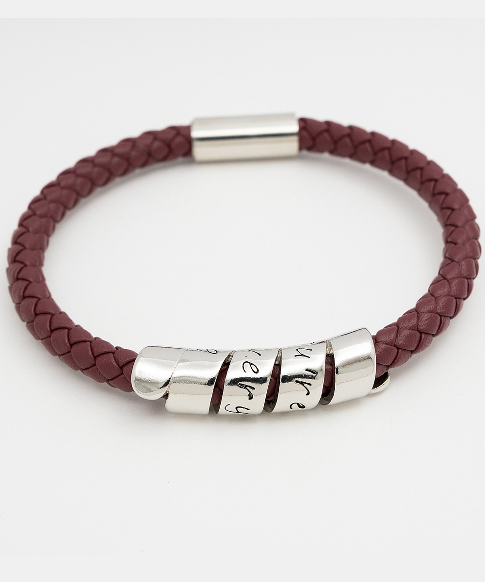 Vegan leather men´s bracelet gift from wife to husband celebrating birthday, father´s day.